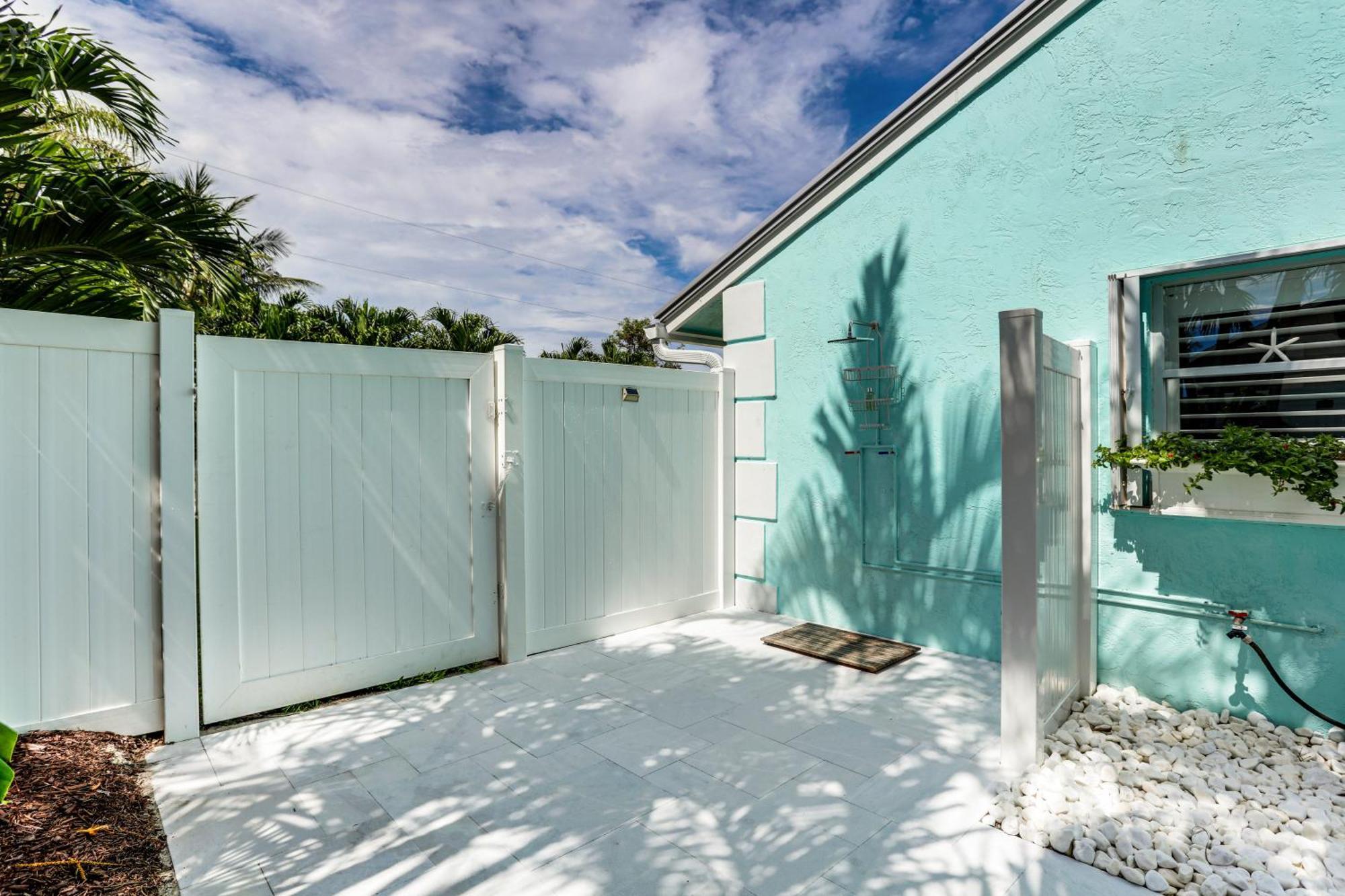 Coastal Villa With Private Yard And Heated Pool! นอร์ธปาล์มบีช ภายนอก รูปภาพ